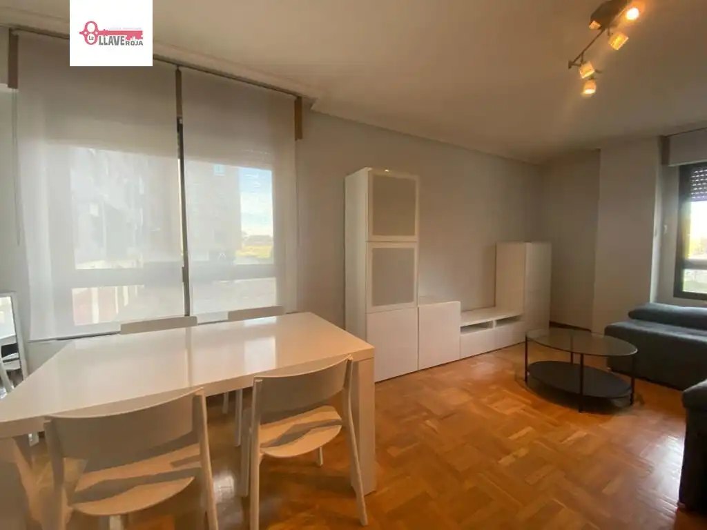 Wohnzimmer von Wohnung zum Verkauf in Burgos mit Heizung, Parkett und Abstellraum