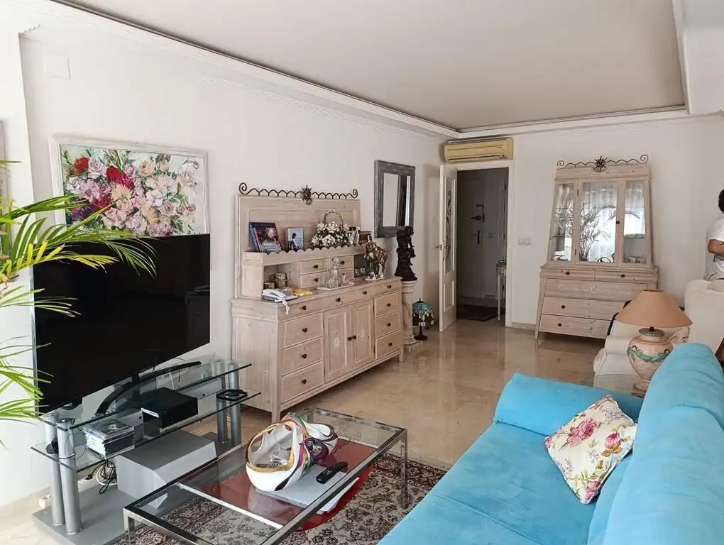 Apartment with pool for sale in Emilio Ortuño