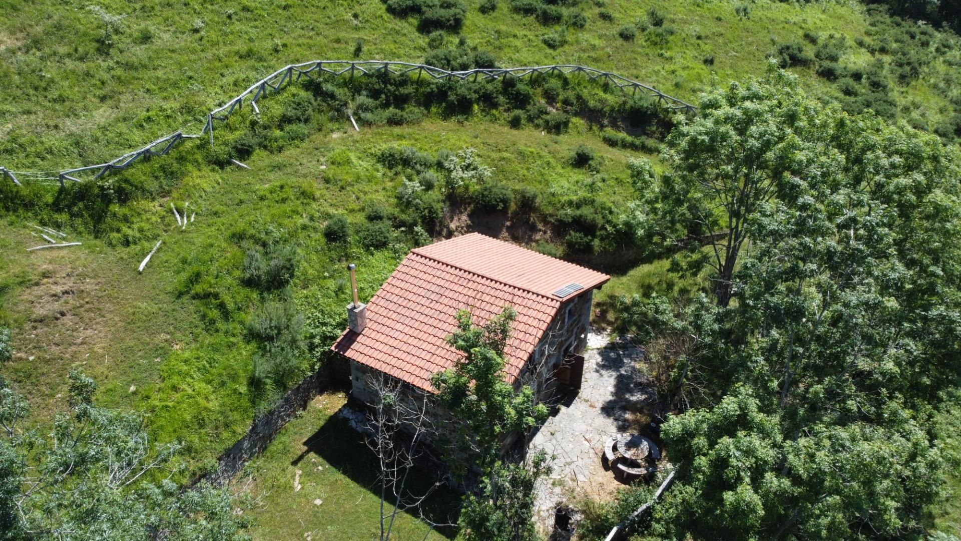 Jardí de Casa o xalet en venda en Quirós amb Calefacció
