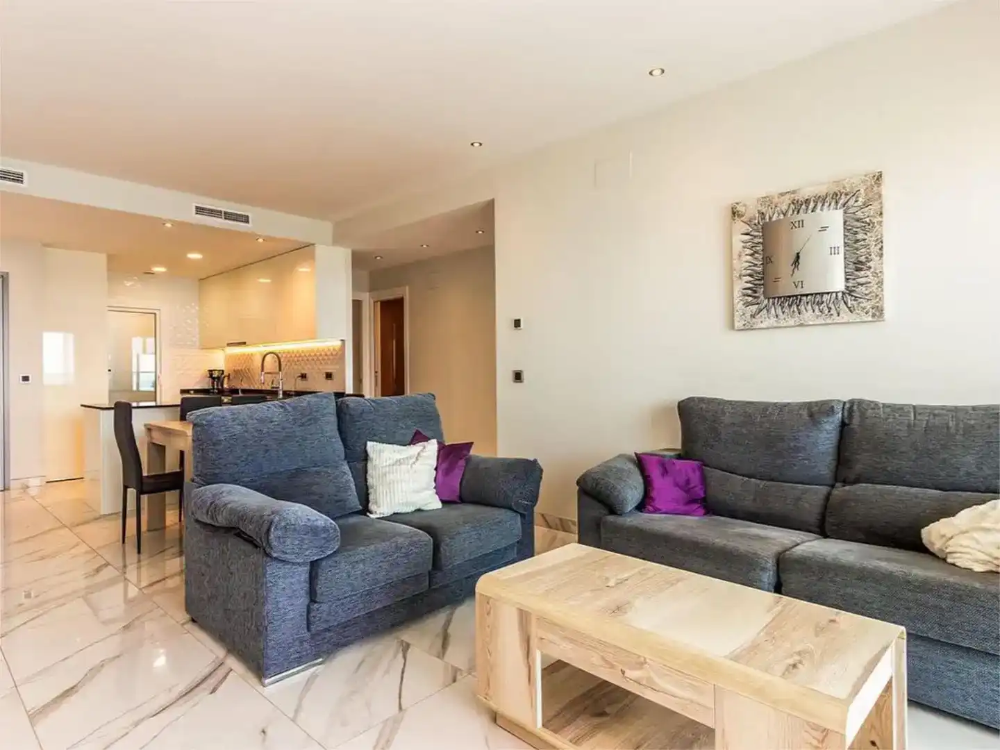 Sala de estar de Apartamento de alquiler en Polop con Aire acondicionado, Parquet y Piscina