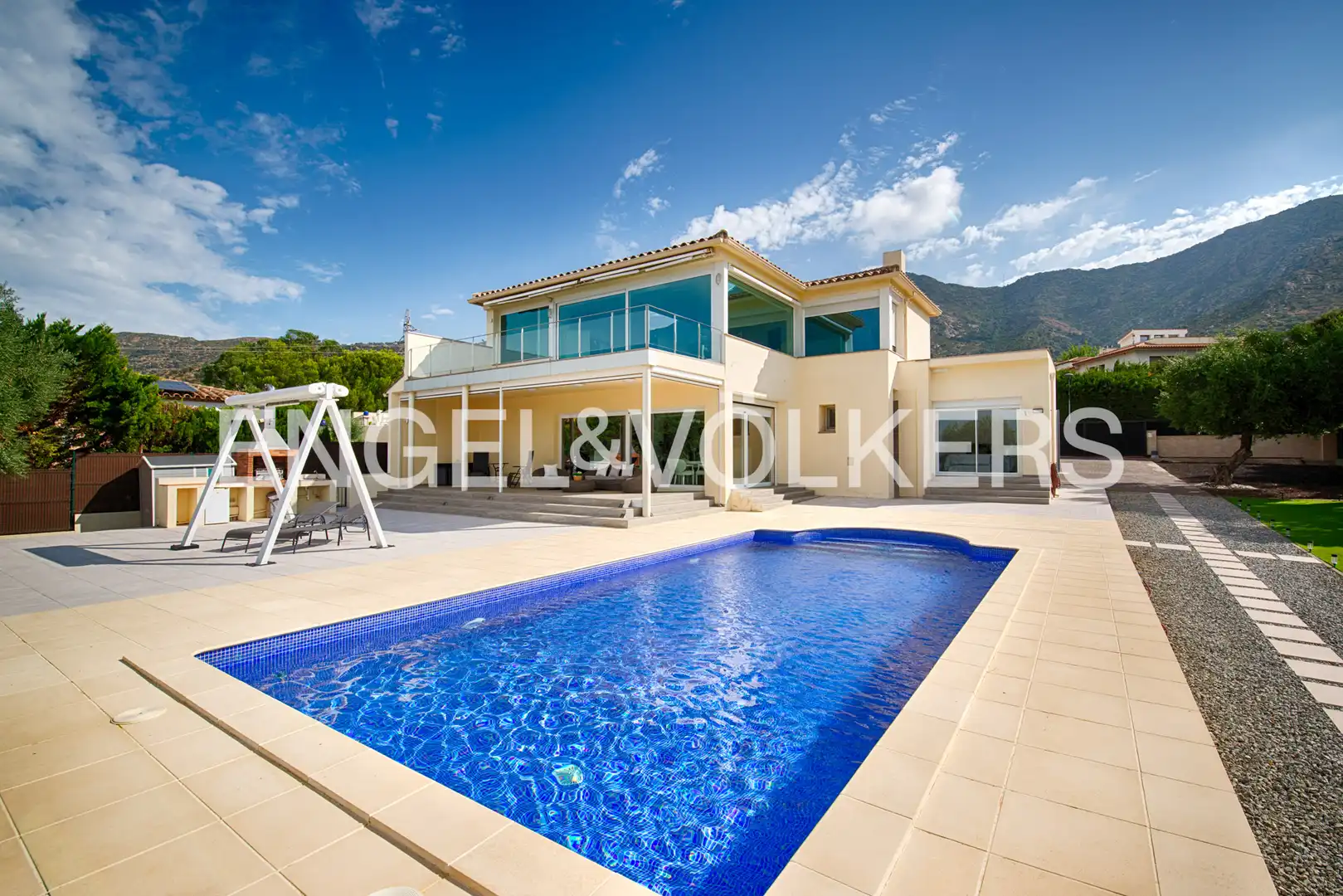 Haus mit Pool zum Verkauf in Carrer Balmes