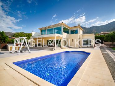 Casa amb piscina en venda a Carrer Balmes