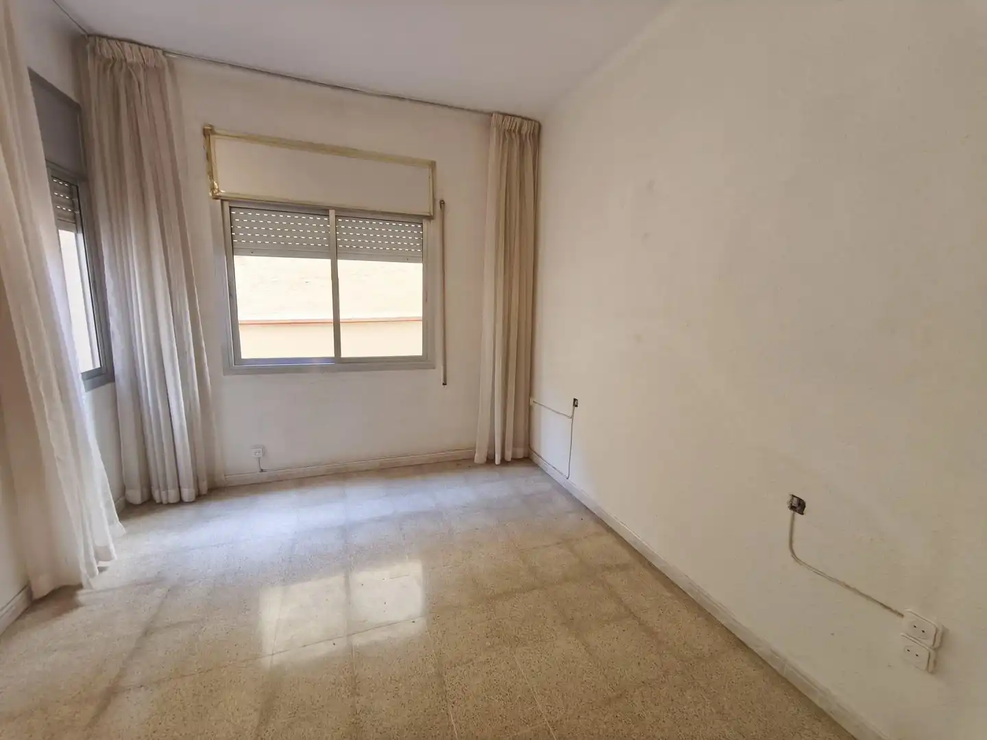 Schlafzimmer von Erdgeschoss zum Verkauf in Barcelona