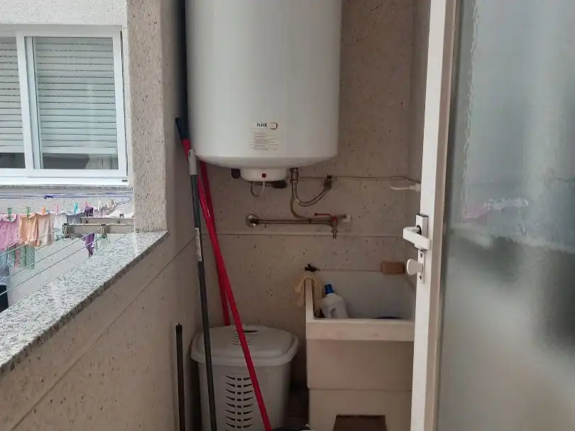 Badezimmer von Wohnung zur Miete in Noia