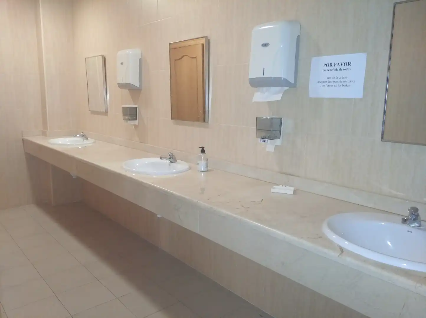 Bathroom of Office for rent in Manzanares