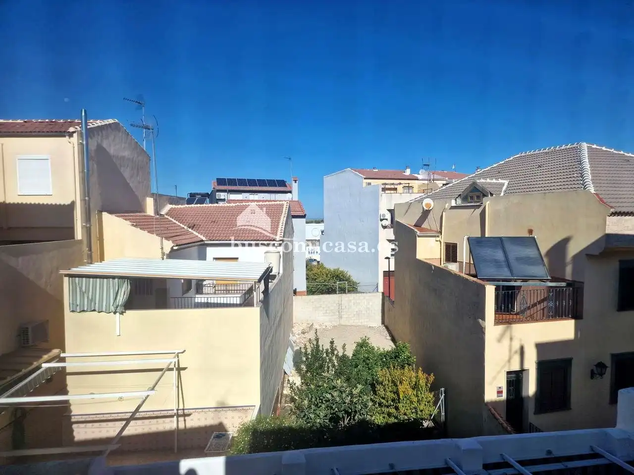 Vista exterior de Casa adosada en venda en Torredelcampo amb Aire condicionat, Calefacció i Jardí privat