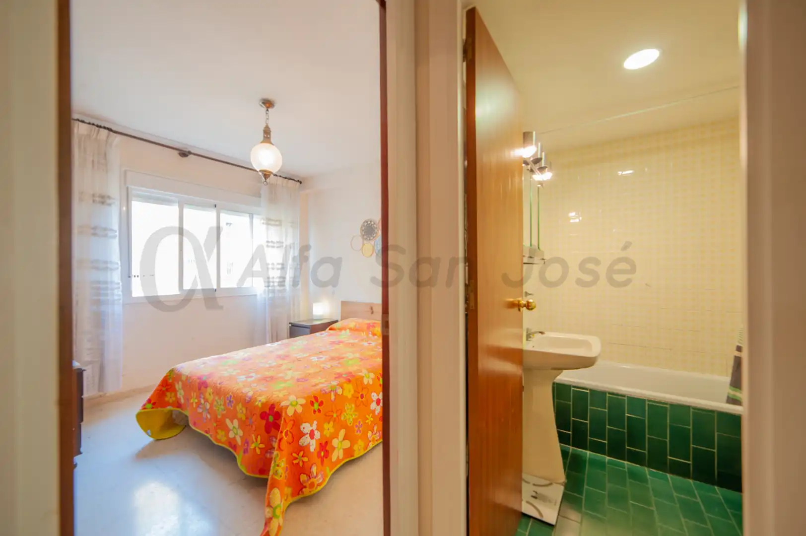 Bedroom of Flat for sale in Sevilla  with Furnished and Balcony