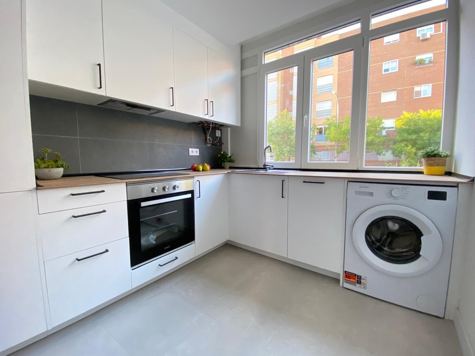 Kitchen of Flat for sale in  Madrid Capital  with Heating and Terrace