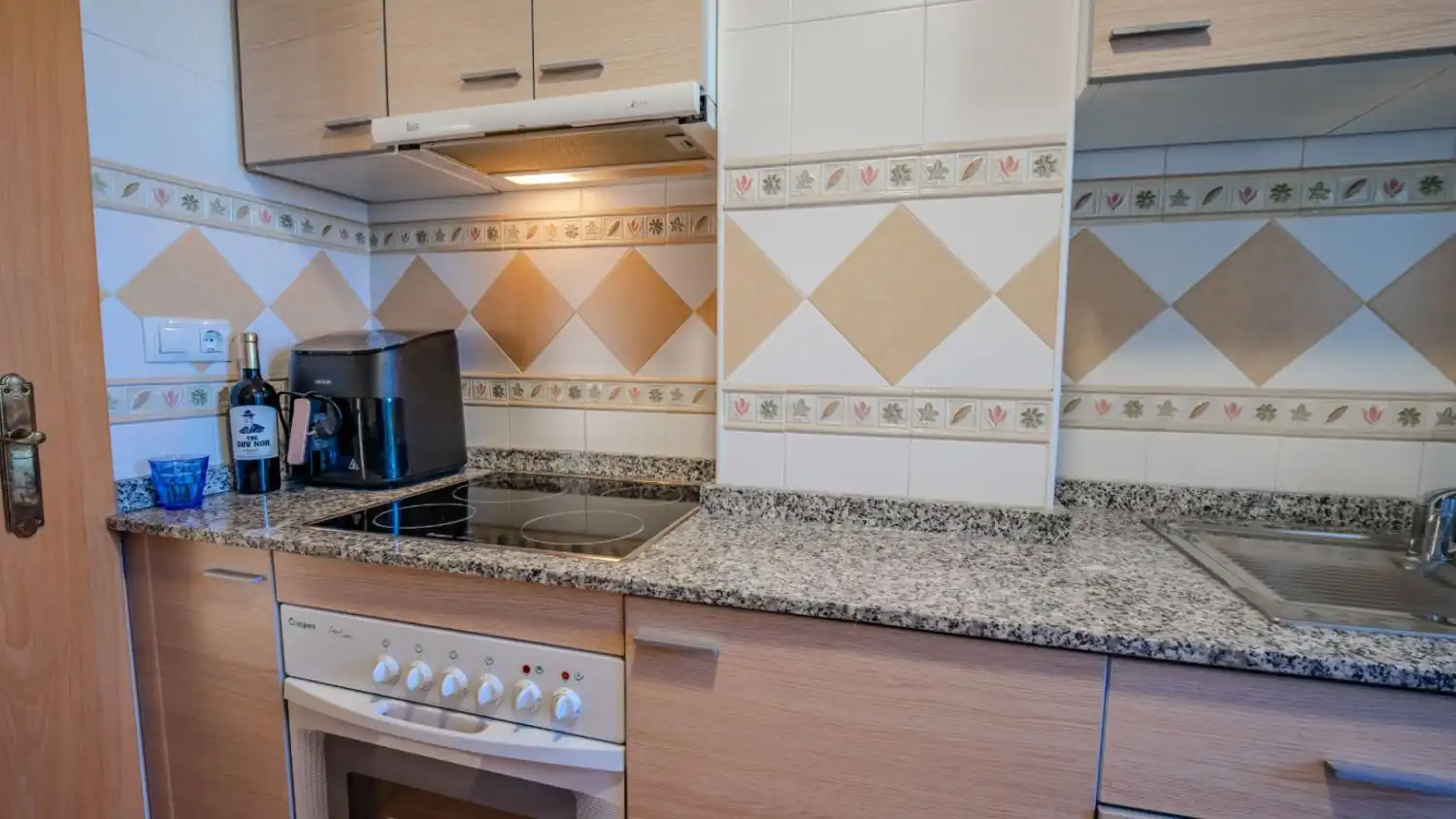Cocina de Piso de alquiler en Guardamar del Segura con Aire acondicionado, Terraza y Piscina comunitaria