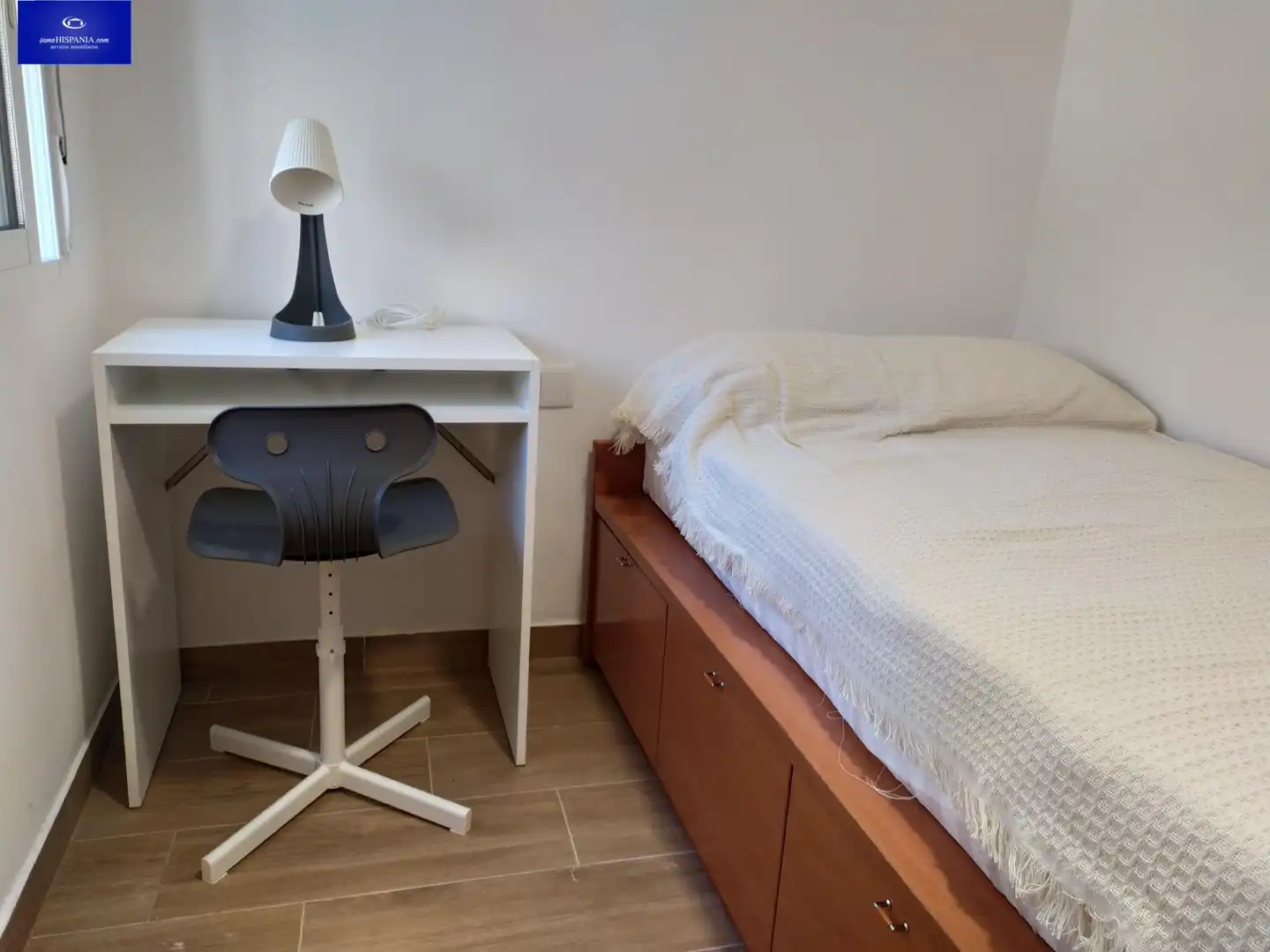 Schlafzimmer von Erdgeschoss zur Miete in Cádiz mit Möbliert
