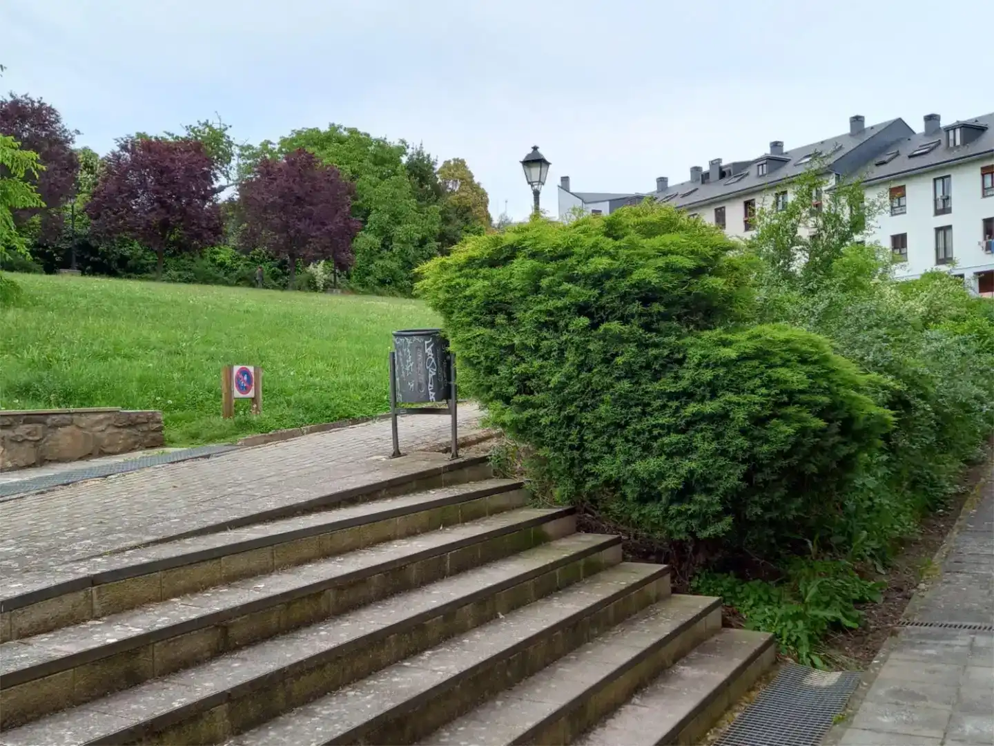 Vista exterior de Pis en venda en Ponferrada amb Aire condicionat, Jardí privat i Traster