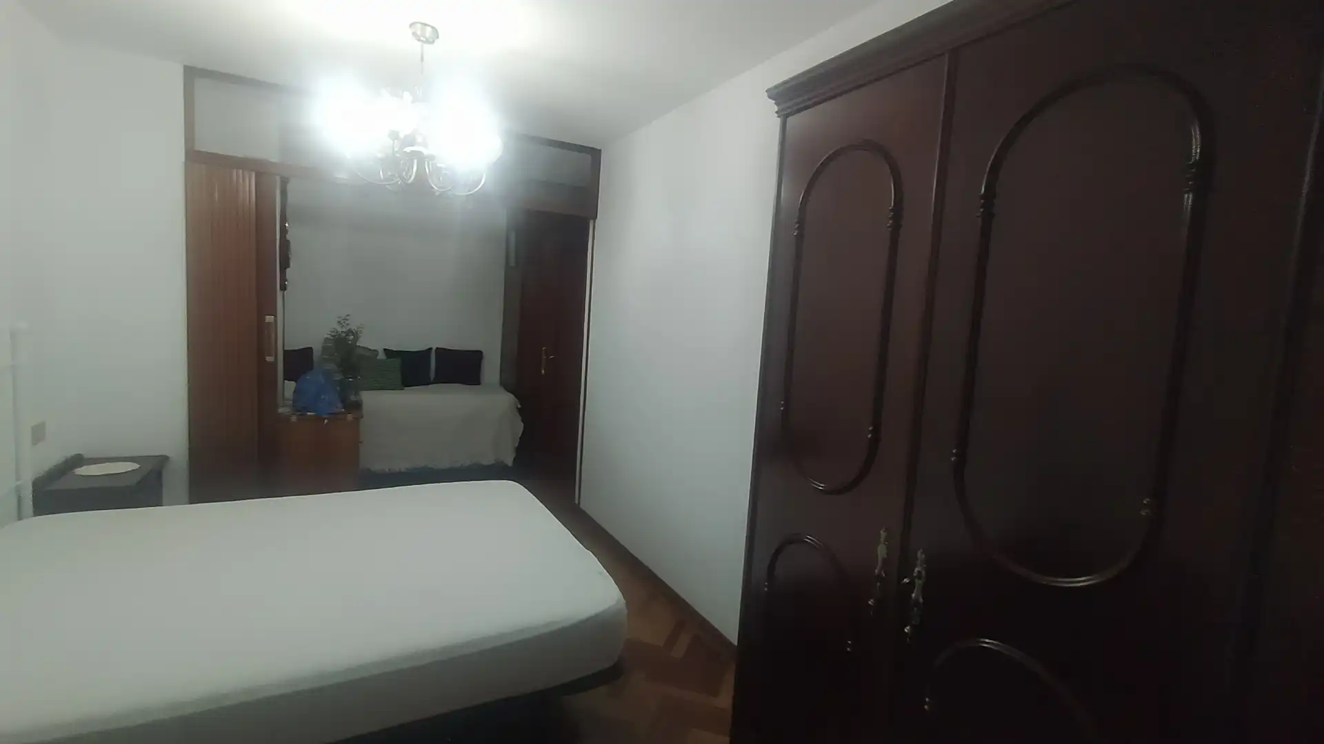 Dormitori de Pis de lloguer en A Coruña Capital  amb Parquet, Moblat i Forn