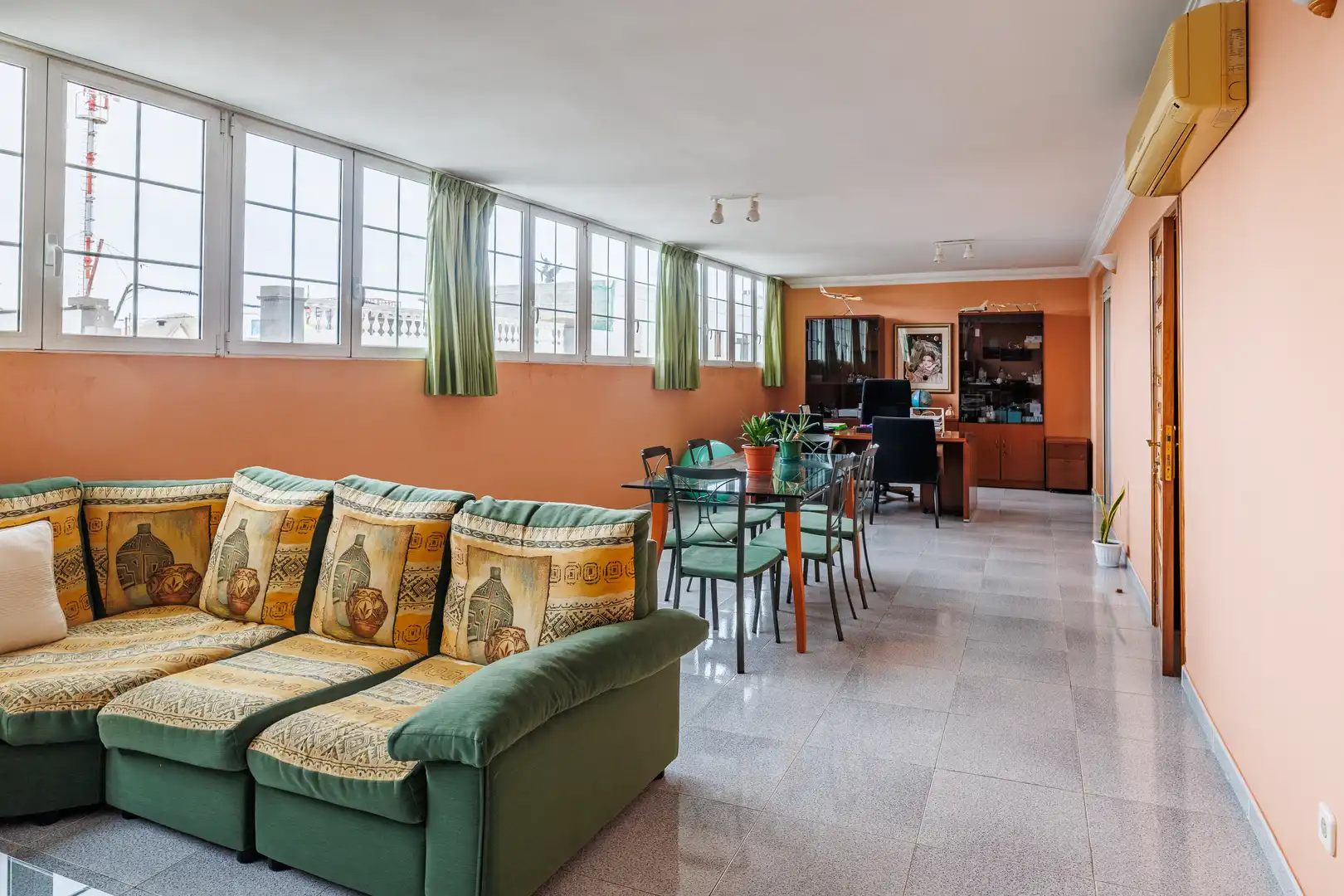 Wohnzimmer von Dachboden zum Verkauf in Las Palmas de Gran Canaria mit Abstellraum