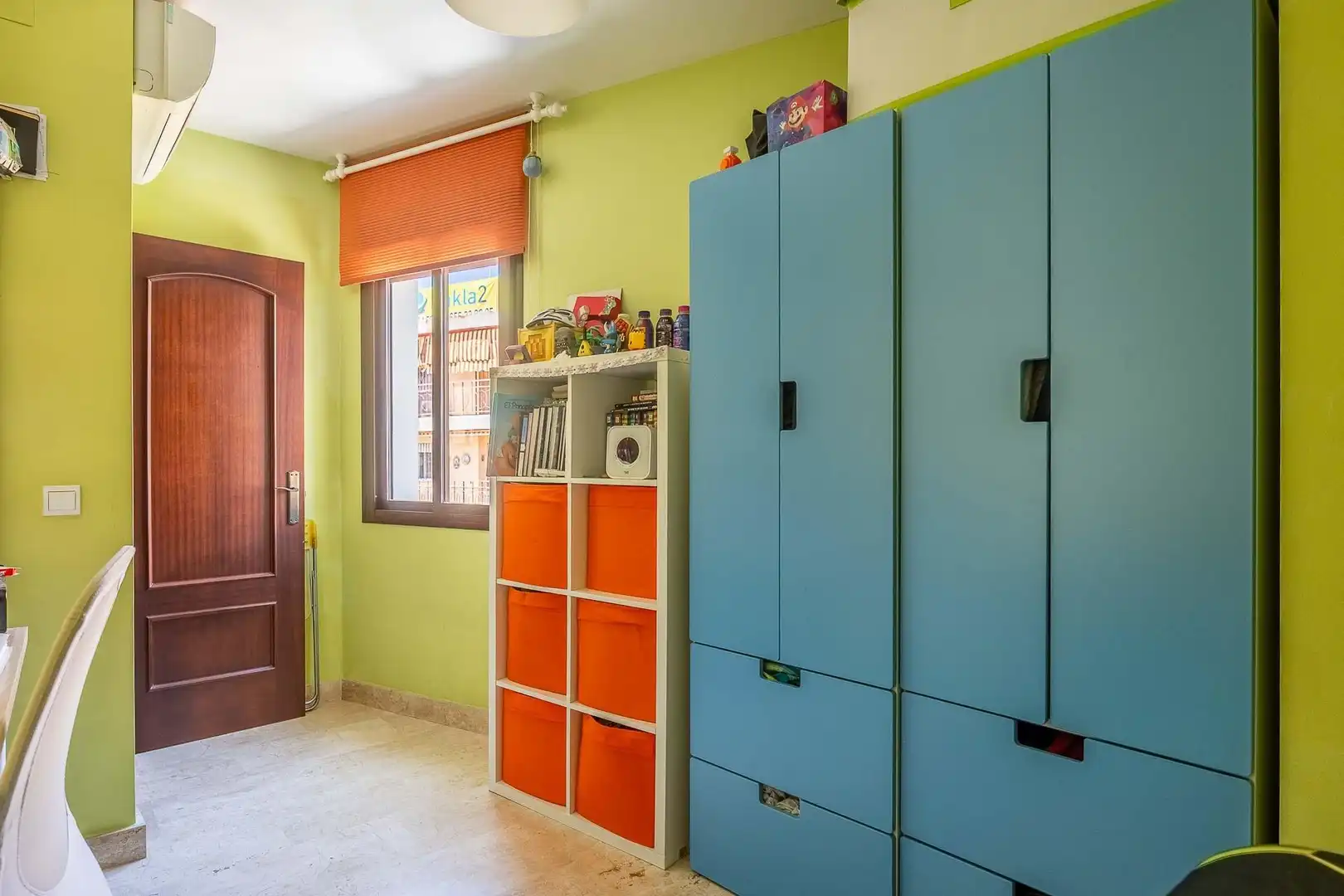 Schlafzimmer von Einfamilien-Reihenhaus zum Verkauf in Sevilla mit Klimaanlage und Abstellraum