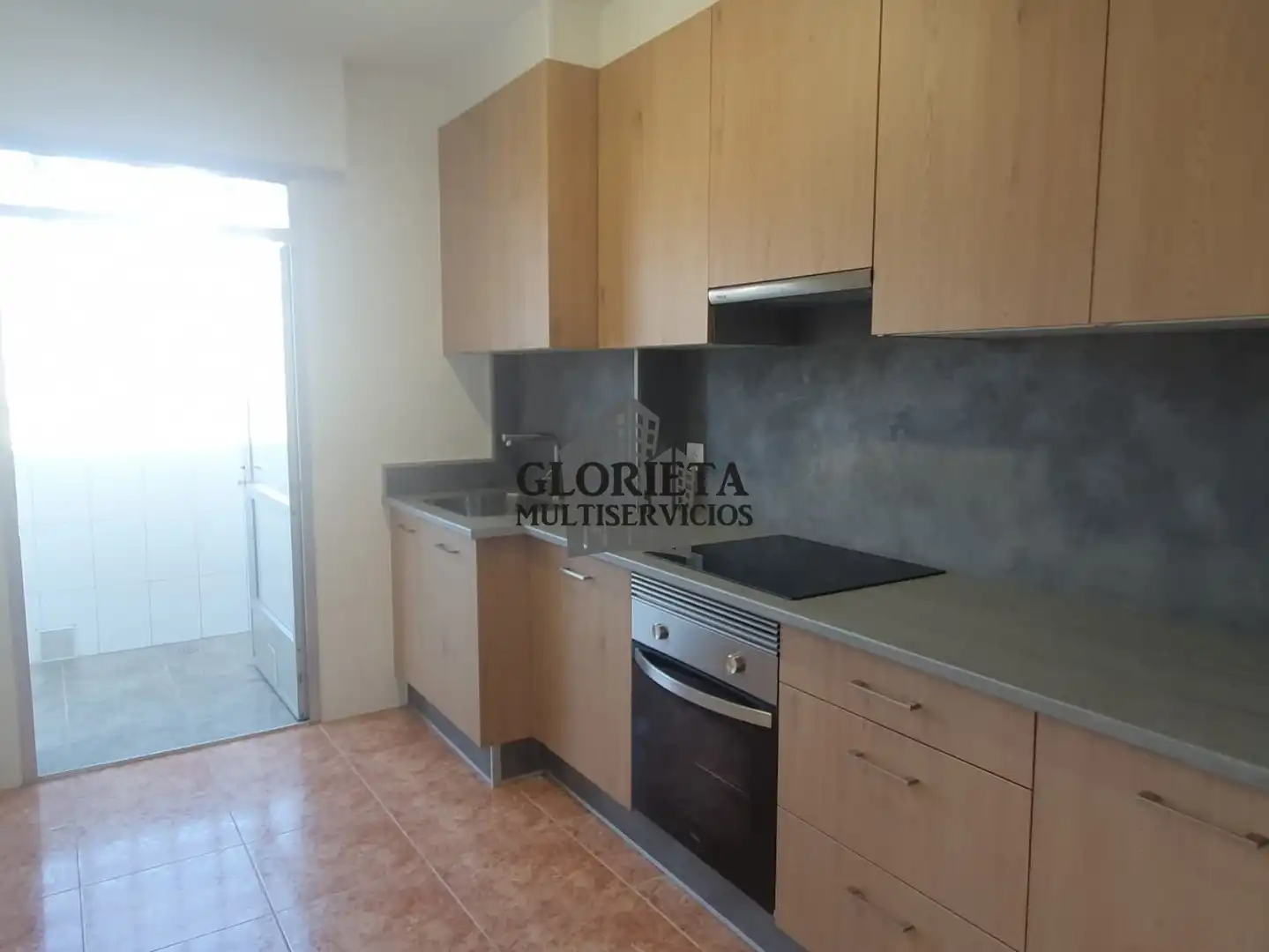 Cocina de Piso en venta en Vigo  con Calefacción, Terraza y Trastero