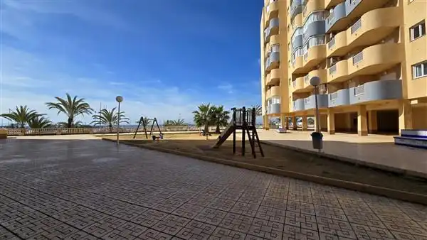 Vista exterior de Apartamento en venta en La Manga del Mar Menor con Aire acondicionado, Calefacción y Terraza