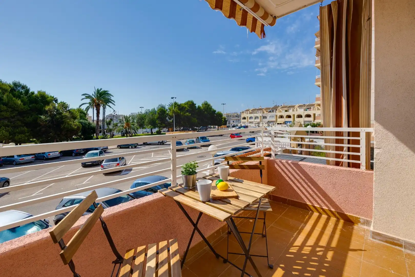 Terraza de Apartamento en venta en Torrevieja con Terraza, Amueblado y Piscina comunitaria