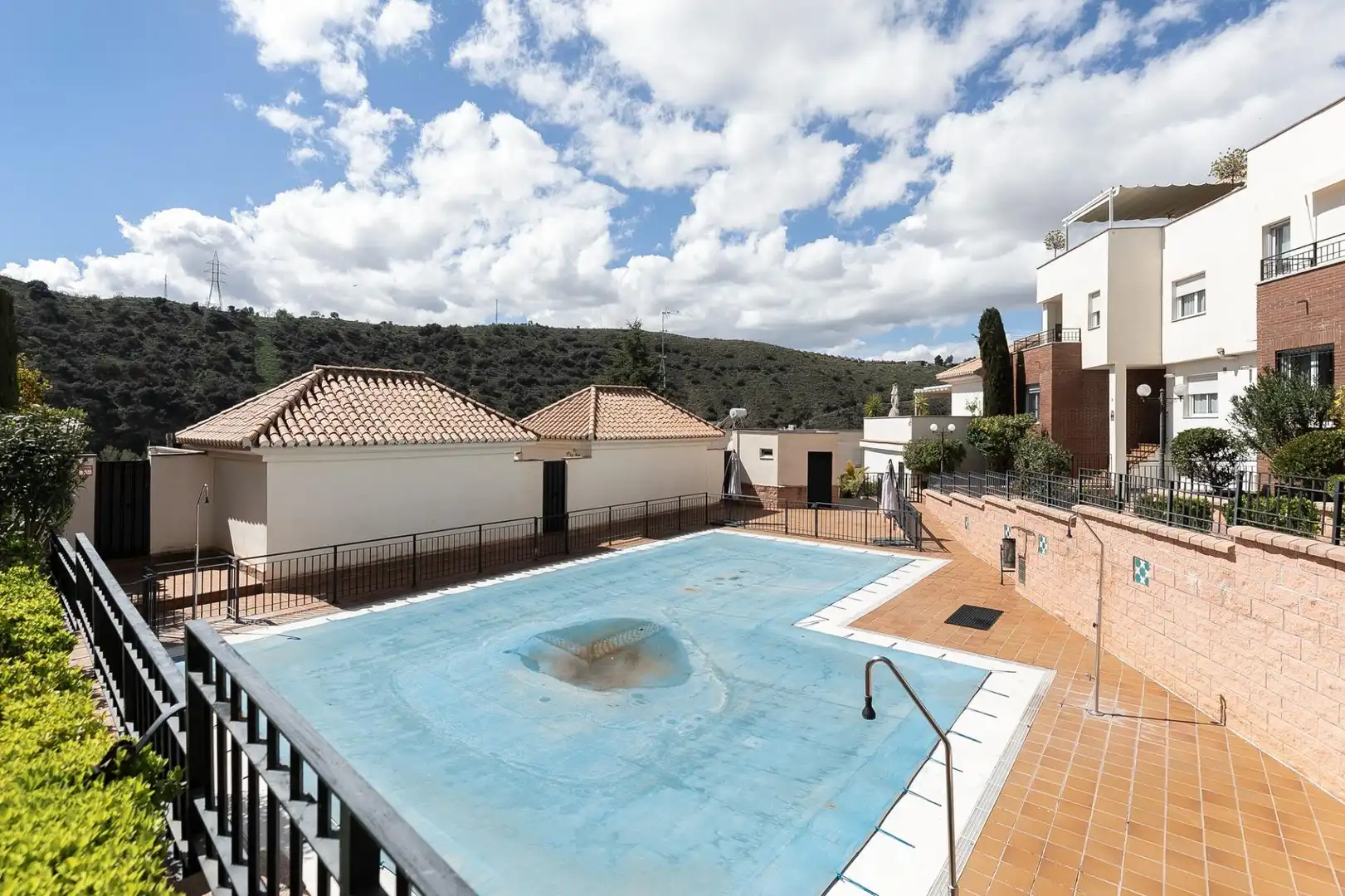 Swimming pool of Houses for sale in Granada  with Air Conditioner, Heating and Terrace