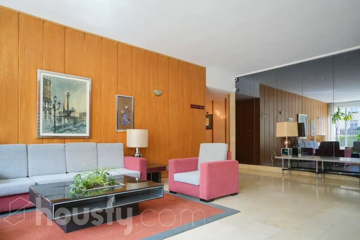 Flat for sale in Calle Santiago Rusiñol, Ciudad Universitaria