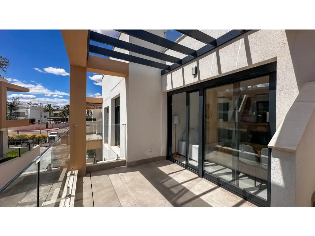 Terraza de Apartamento en venta en Torrevieja con Piscina