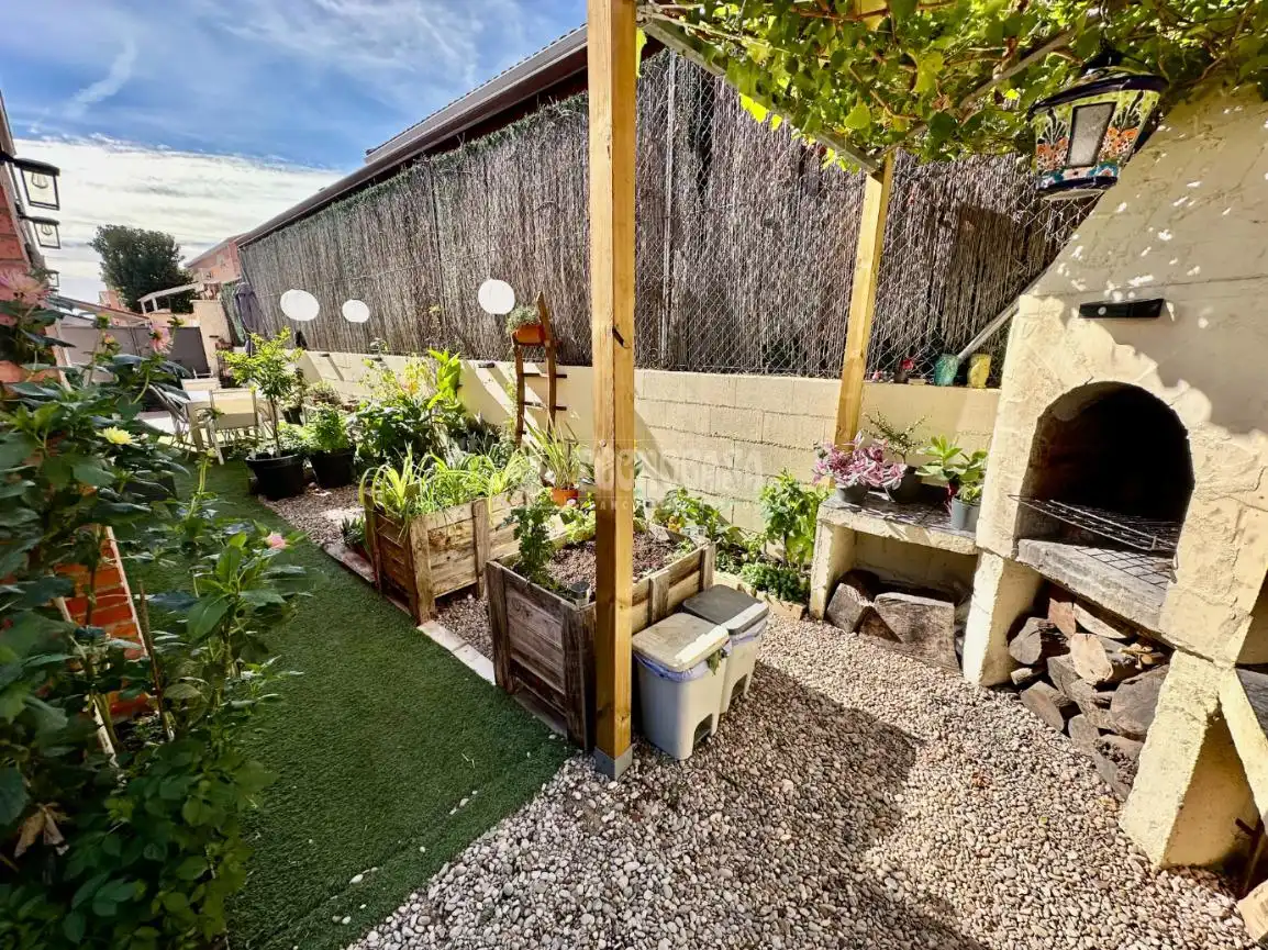 Terraza de Casa adosada en venta en Pioz con Calefacción, Jardín privado y Parquet
