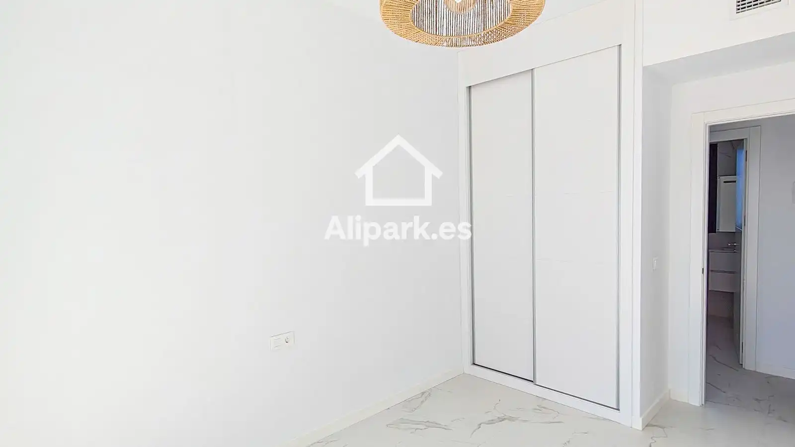 Habitación de Piso de alquiler en Sant Joan d'Alacant con Aire acondicionado, Terraza y Trastero