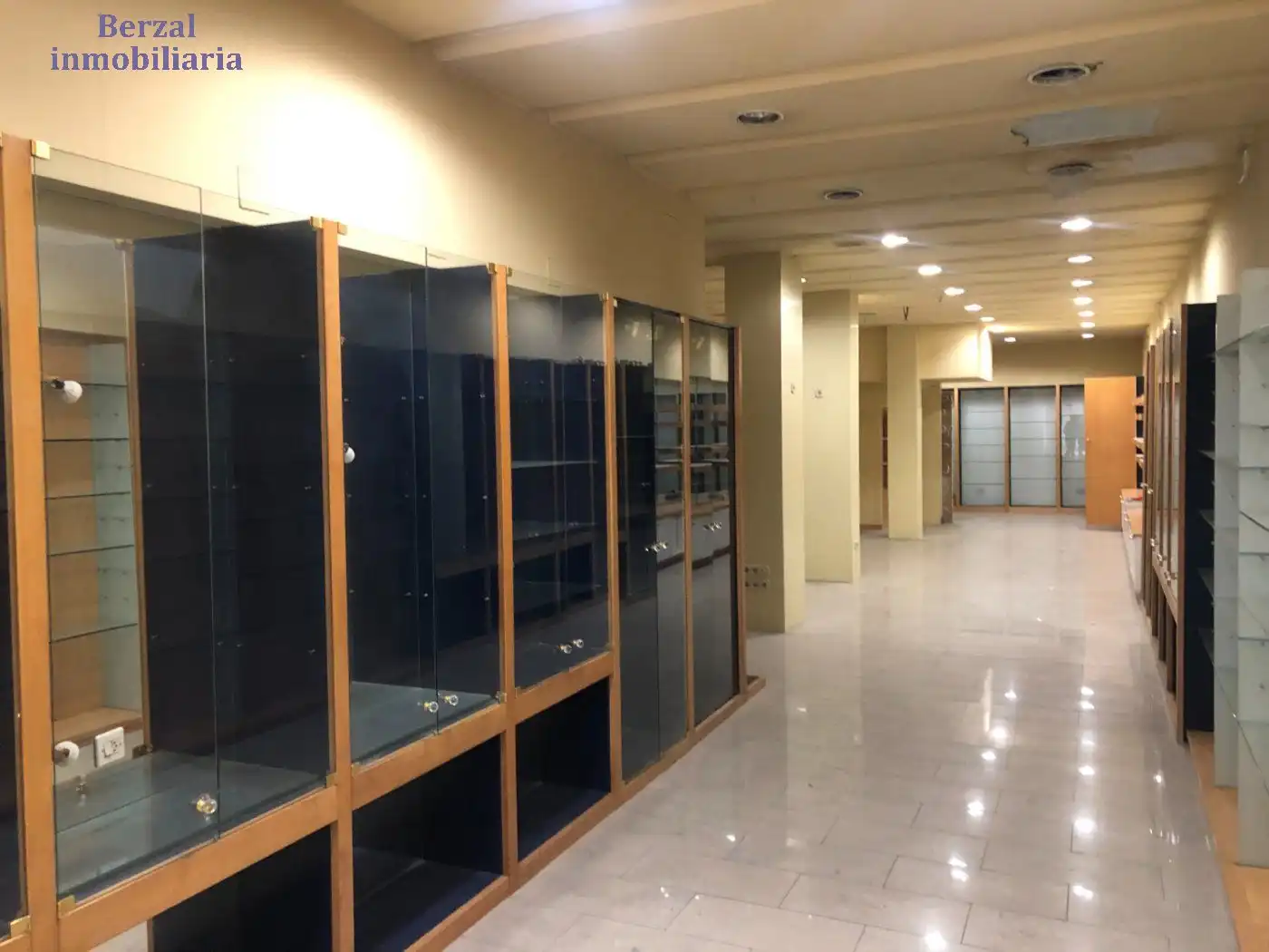 Local comercial de lloguer a Calle Vara de Rey, imagen 7
