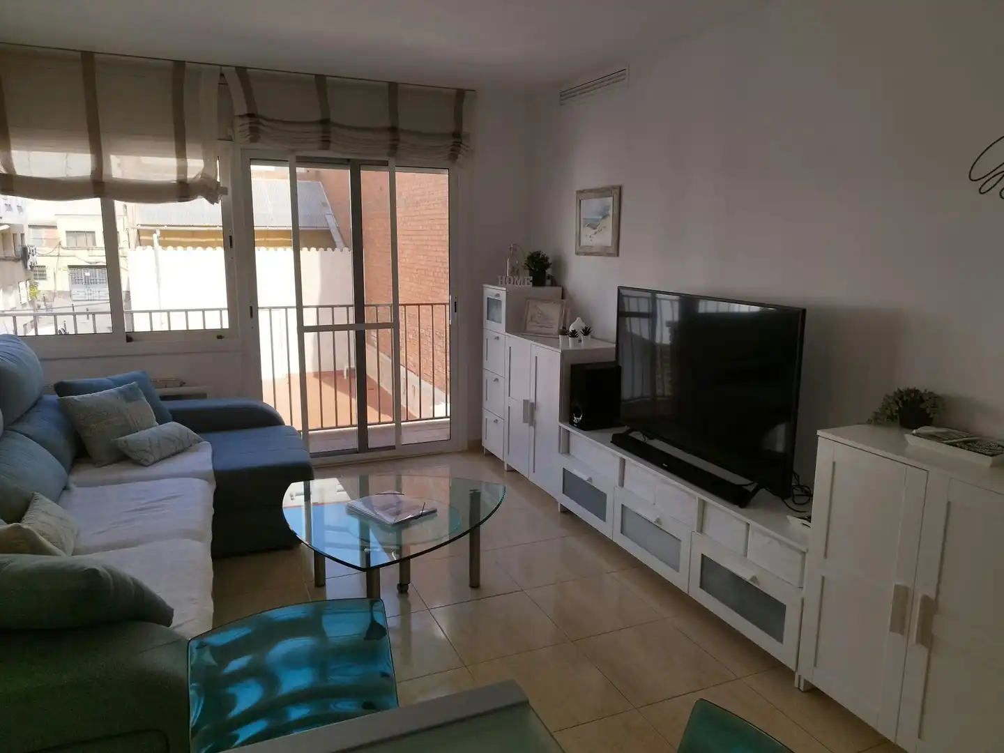 Living room of Flat for rent in Badalona  with Air Conditioner, Heating and Furnished