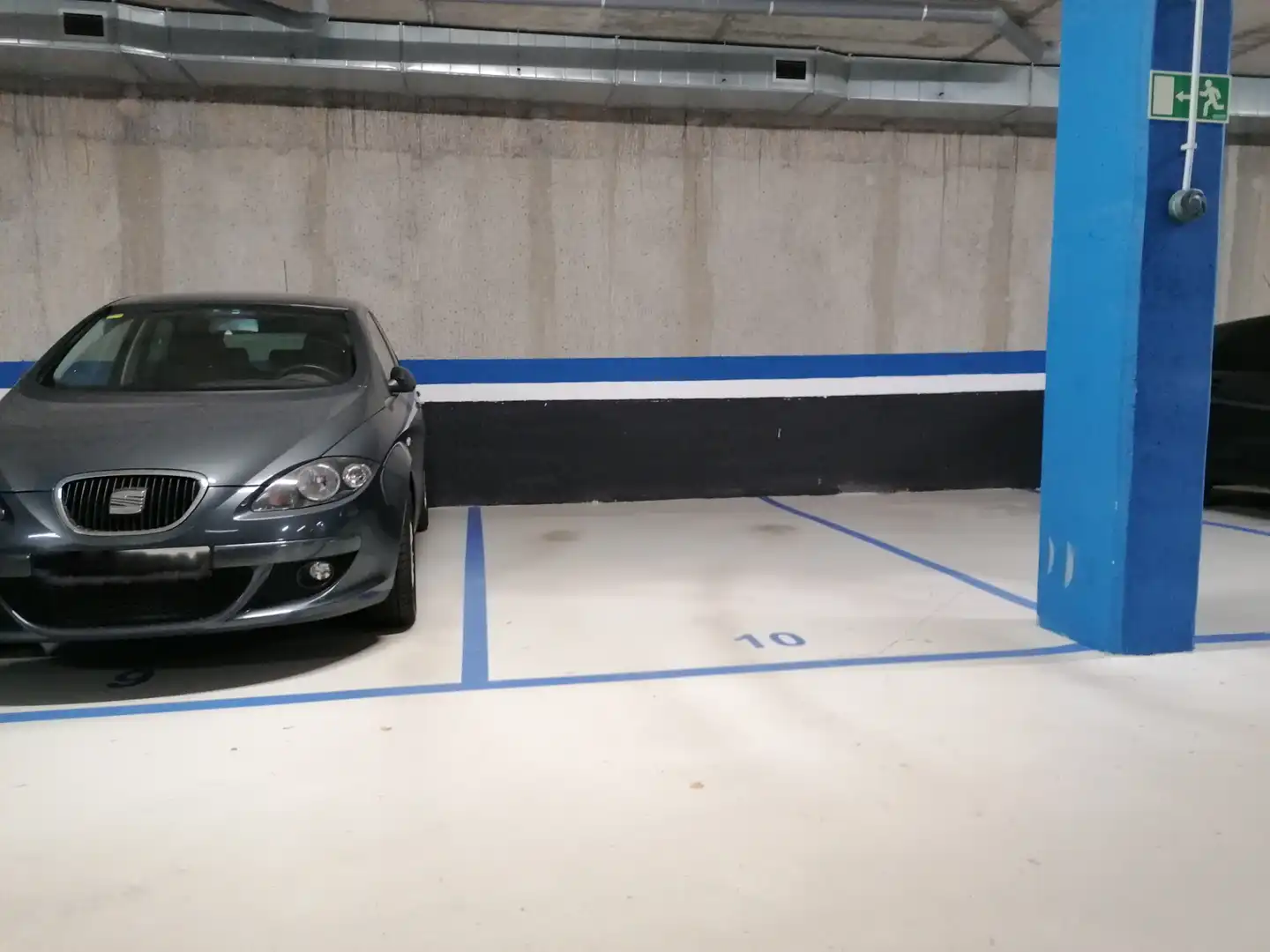 Parking of Flat for rent in Girona  with Air Conditioner, Heating and Parquet flooring
