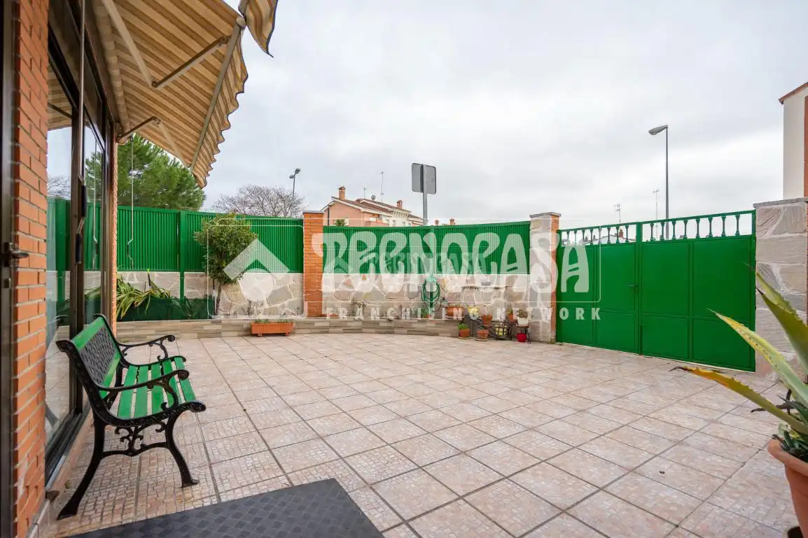 Terraza de Casa adosada en venta en Colmenar Viejo con Calefacción, Jardín privado y Terraza