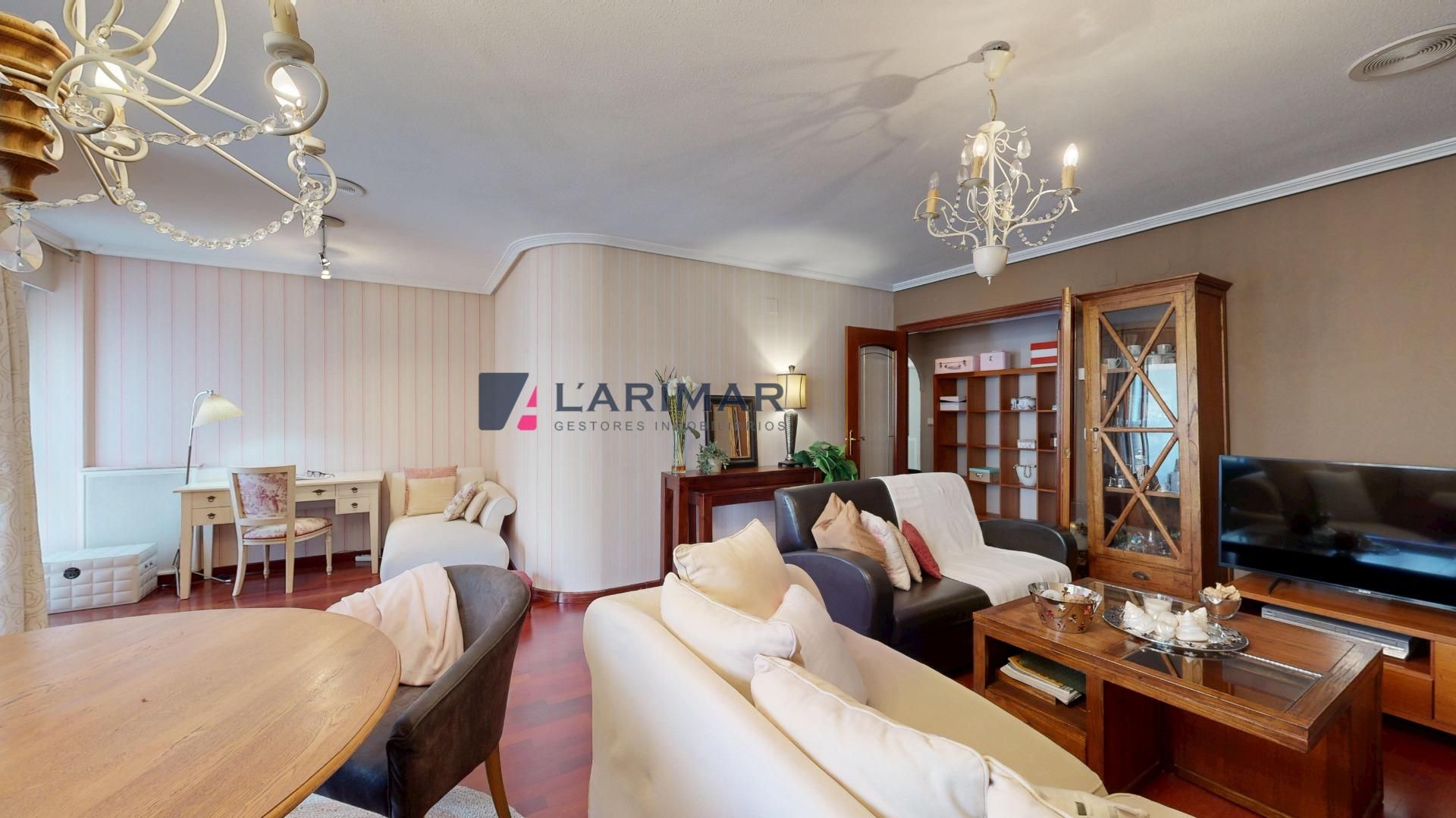 Flat for sale in Calle SEGURA, Mercado, Centro