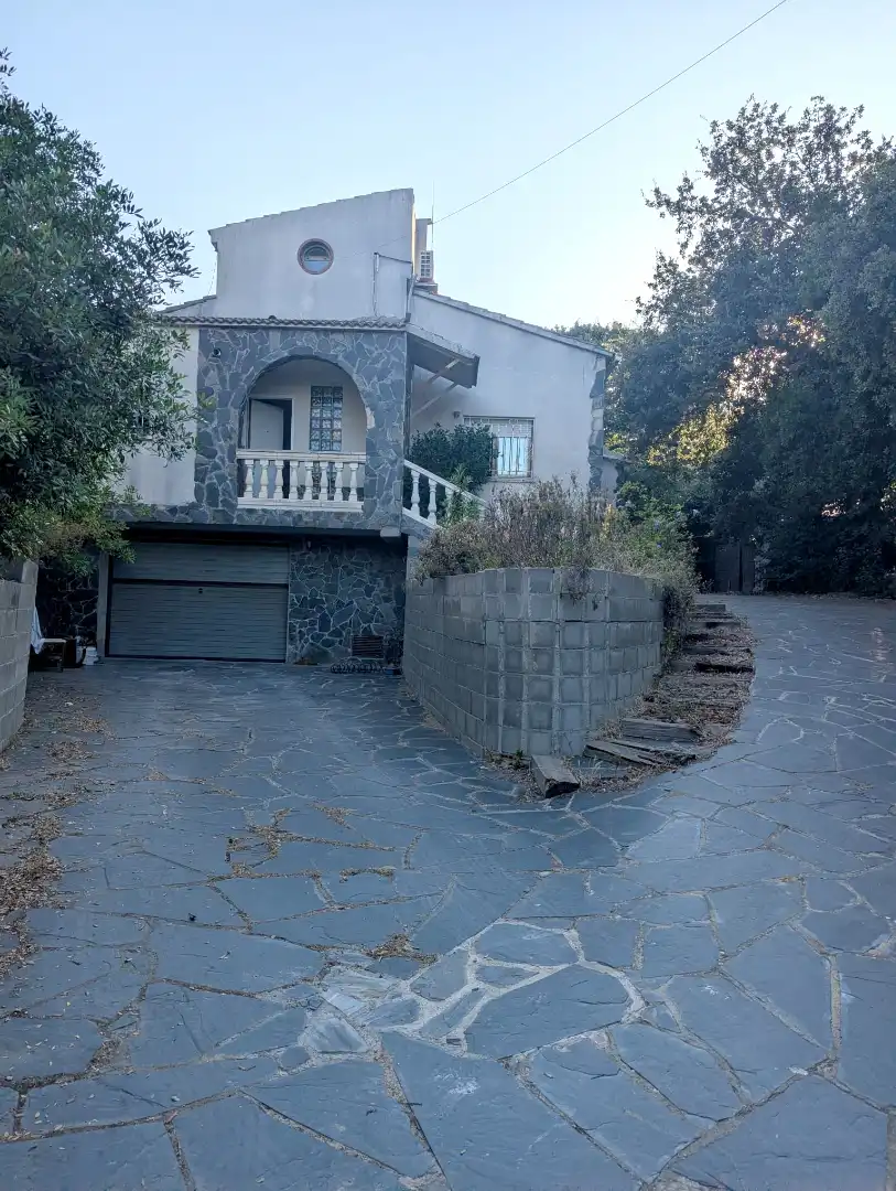 Vista exterior de Casa o xalet en venda en La Roca del Vallès amb Aire condicionat, Calefacció i Jardí privat