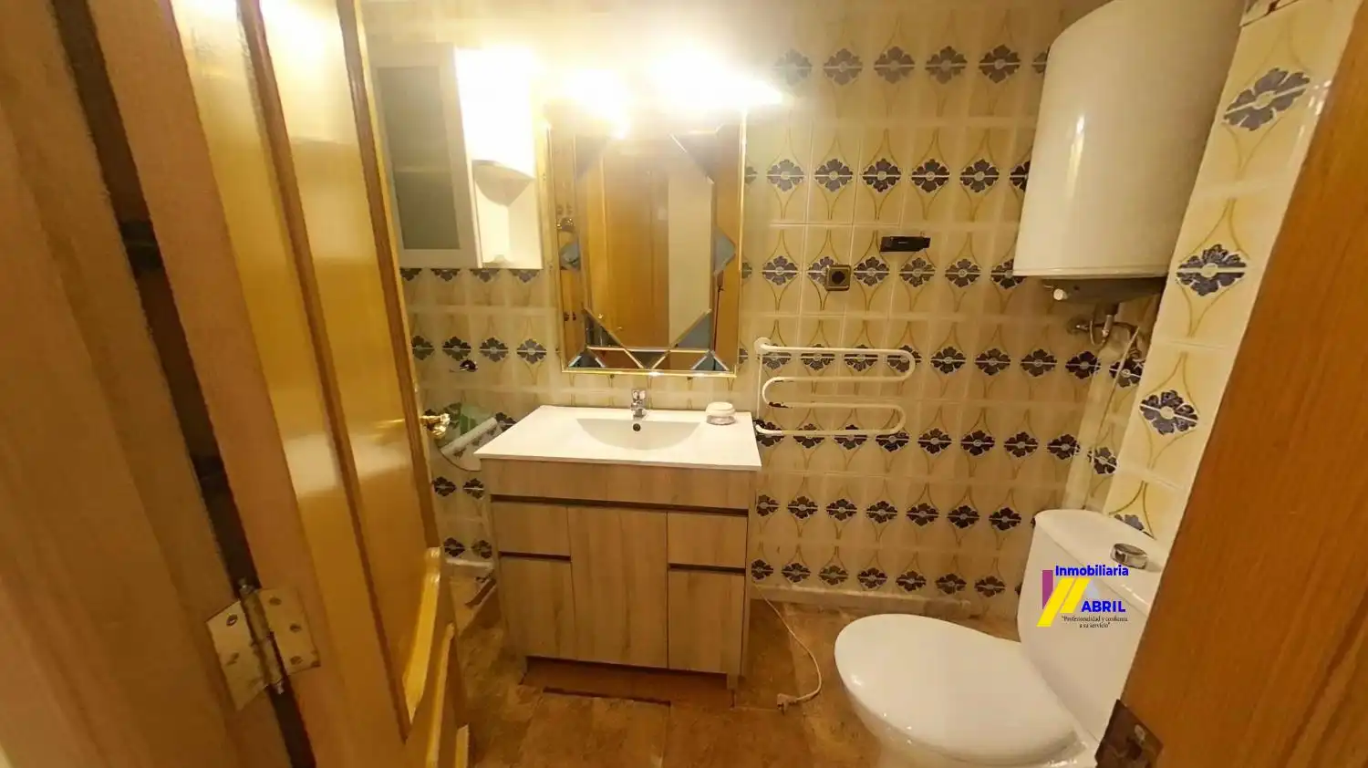 Bathroom of Flat for sale in Alfafar  with Air Conditioner, Terrace and Balcony