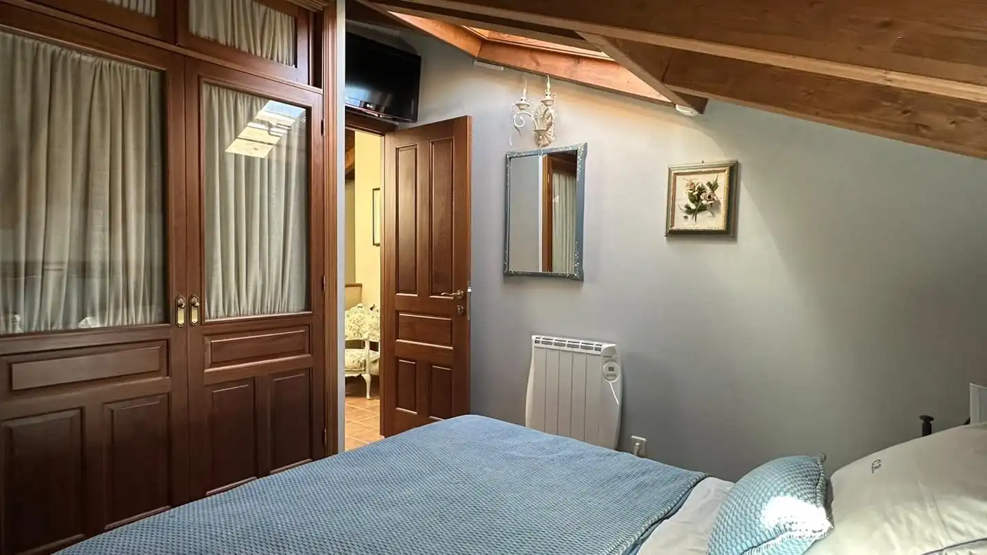 Dormitori de Casa o xalet en venda en Mombeltrán, Ávila