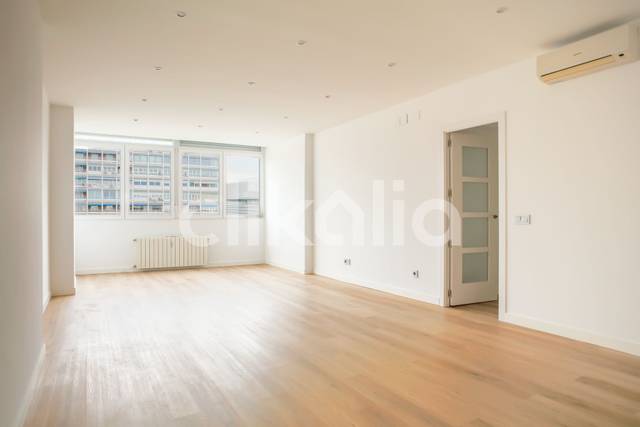 Piso en Alquiler en Cuatro Caminos - Azca