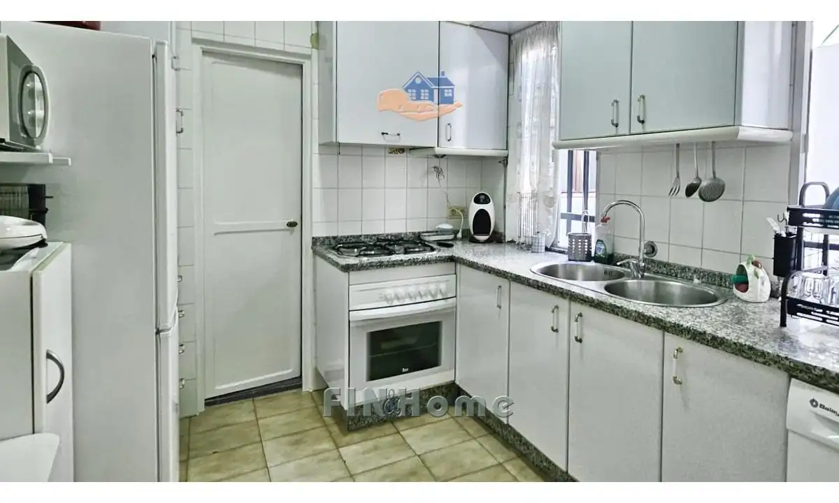 Cocina de Piso de alquiler en Sevilla con Aire acondicionado, Calefacción y Trastero