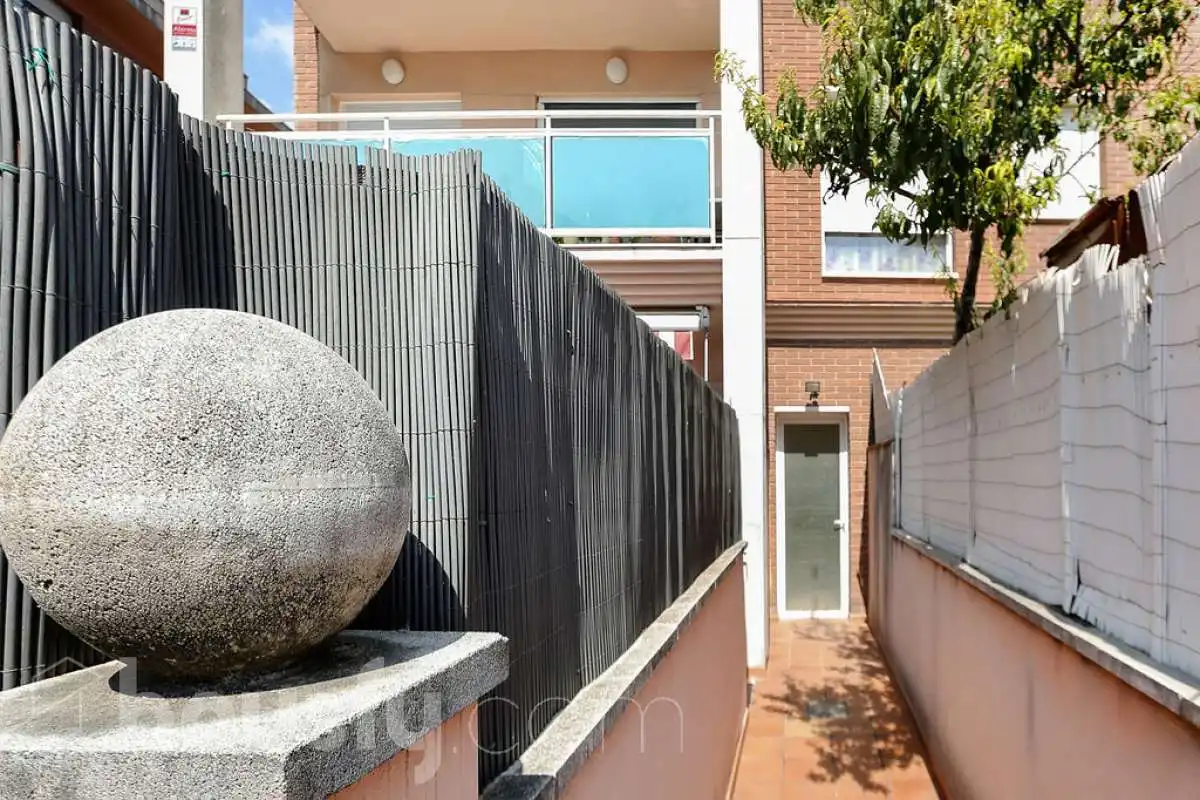 Außenansicht von Wohnung zum Verkauf in Tordera mit Klimaanlage, Heizung und Terrasse