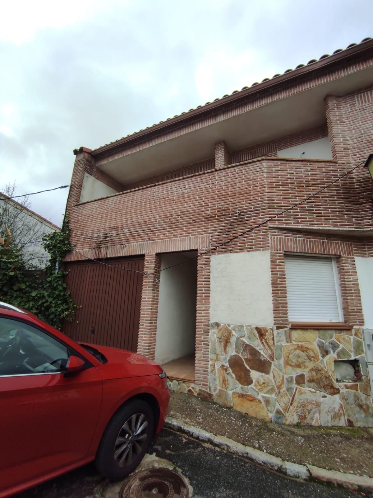 Exterior view of Single-family semi-detached for sale in Cadalso de los Vidrios  with Terrace