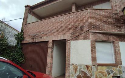 Exterior view of Single-family semi-detached for sale in Cadalso de los Vidrios  with Terrace