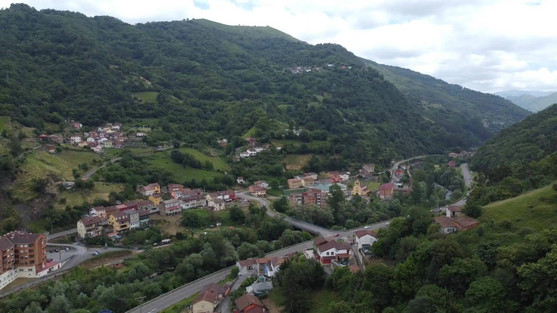 Vista exterior de Casa o xalet en venda en Mieres (Asturias)
