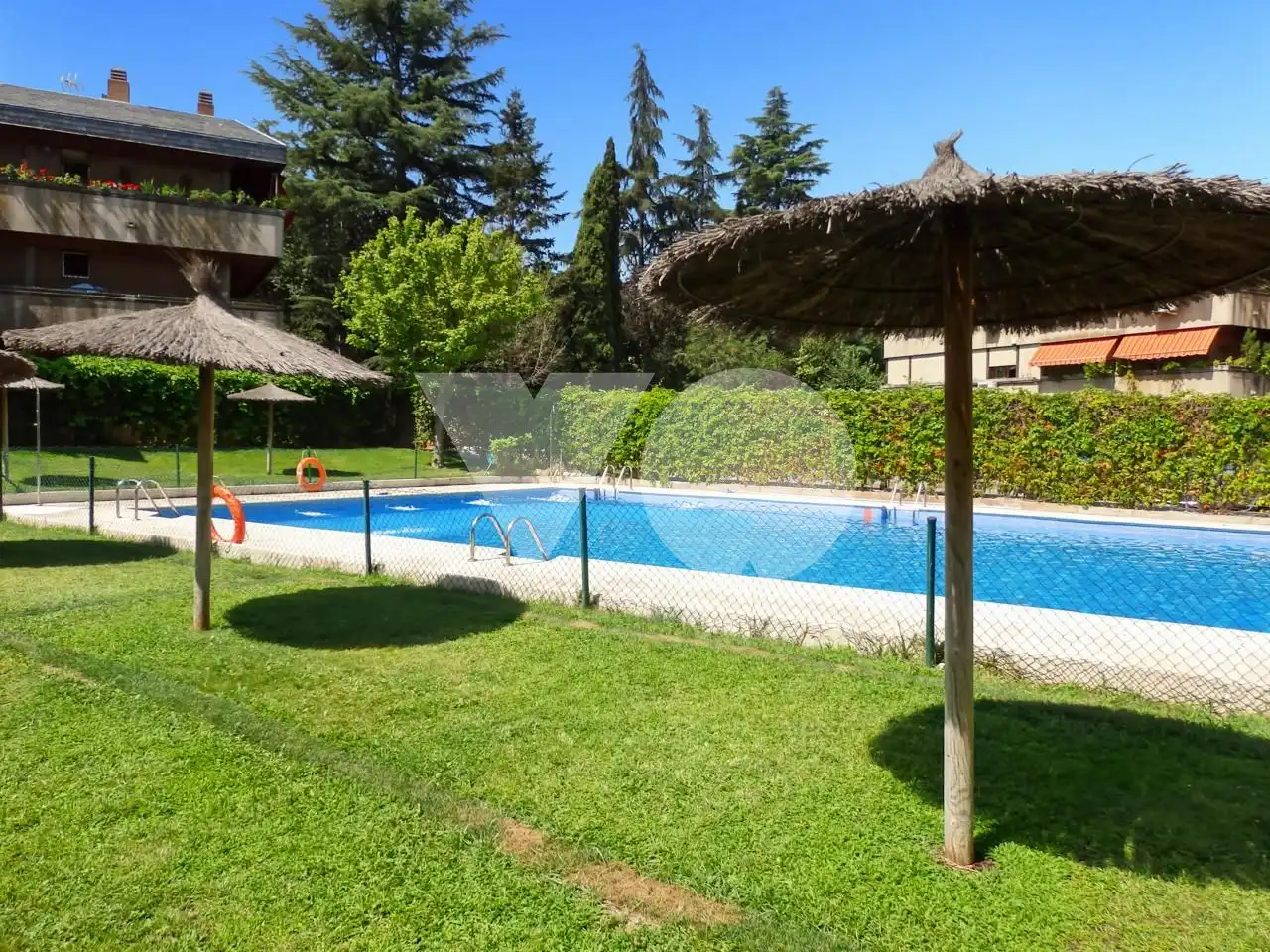 Piscina de Planta baja en venta en Madrid con Aire acondicionado, Calefacción y Parquet