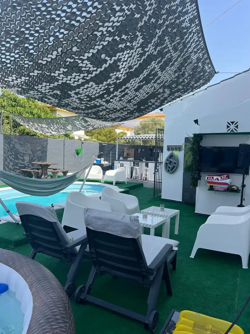 Casa con jardín en venta en Calle Malva urbanización Pinares de Lepe, imagen 6