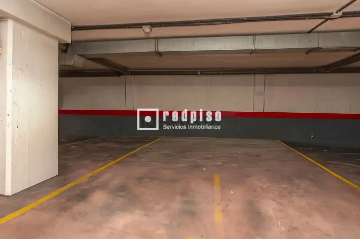 Parking of Garage for sale in Pinto