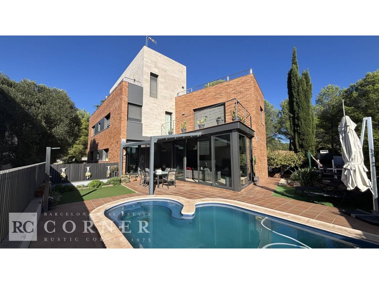 Exterior view of House or chalet for sale in El Papiol  with Private garden, Terrace and Swimming Pool