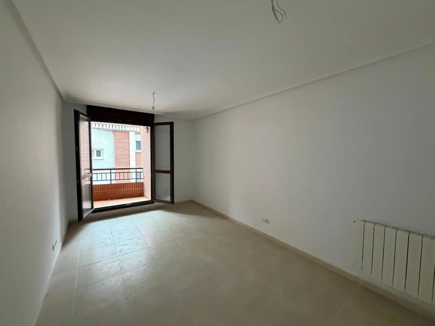 Habitación de Piso en venta en Meruelo con Calefacción, Terraza y Piscina comunitaria
