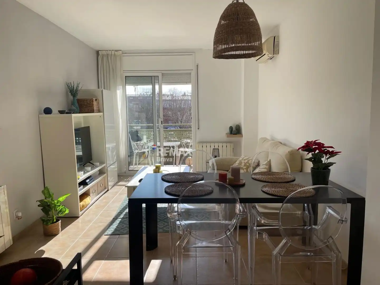Sala de estar de Piso en venta en Girona con Aire acondicionado y Balcón