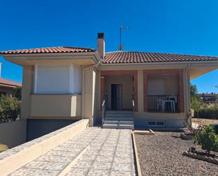 Exterior view of House or chalet for sale in San Cristóbal de la Cuesta  with Heating, Private garden and Furnished