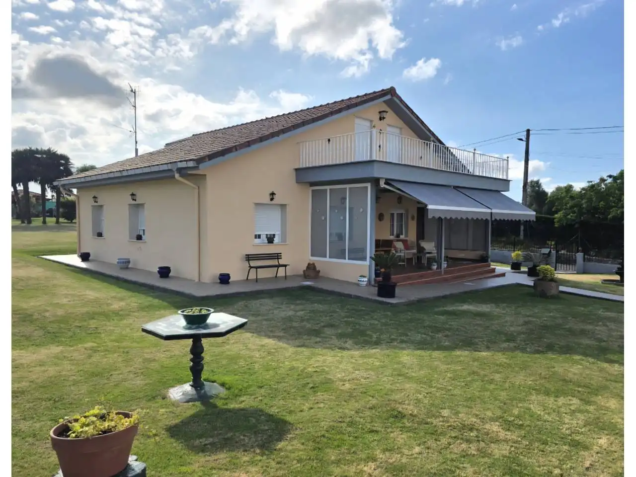 Vista exterior de Casa o chalet en venta en Puente Viesgo con Jardín privado y Amueblado