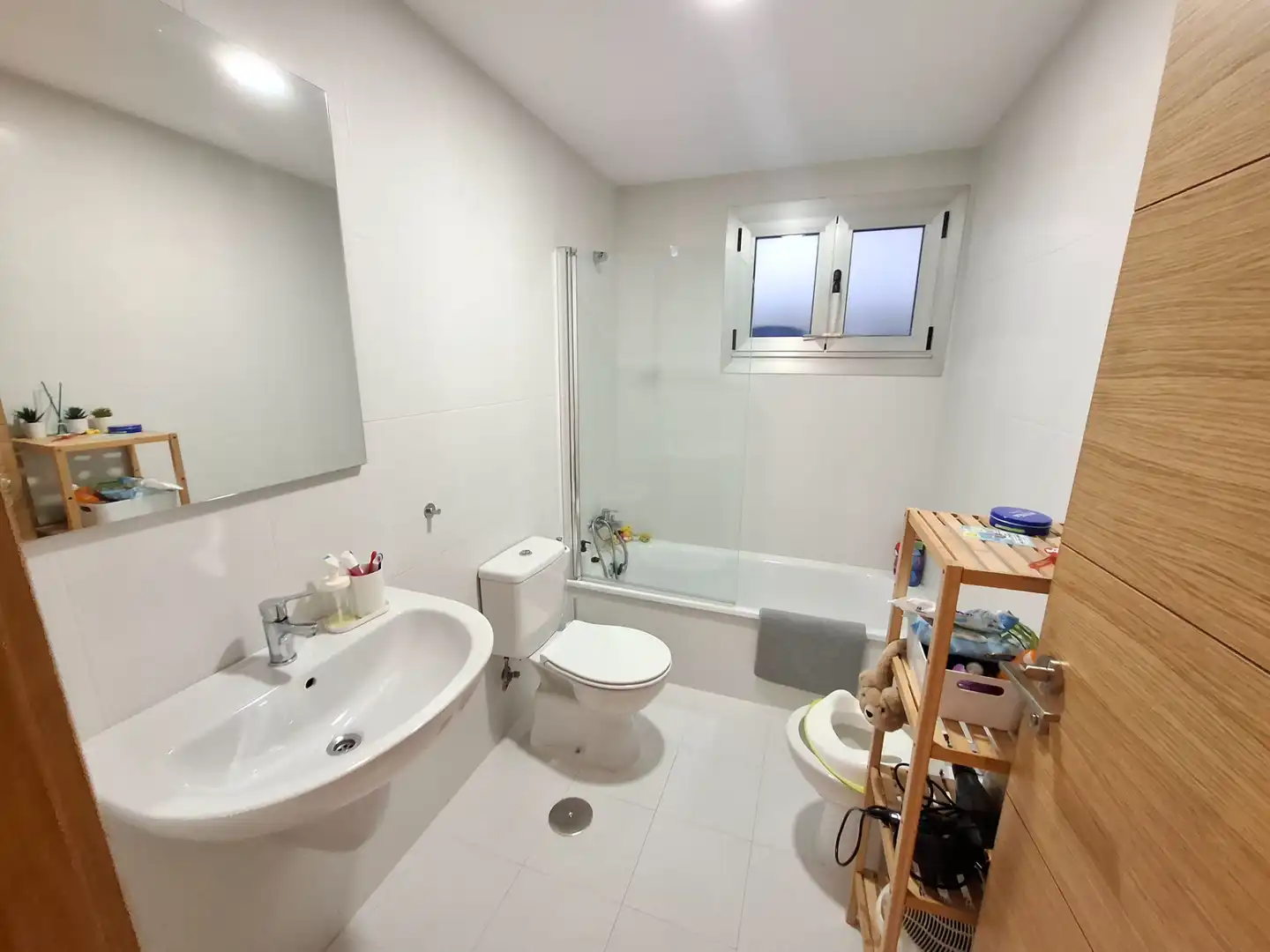 Bathroom of Flat for sale in Viveiro  with Heating, Storage room and Furnished