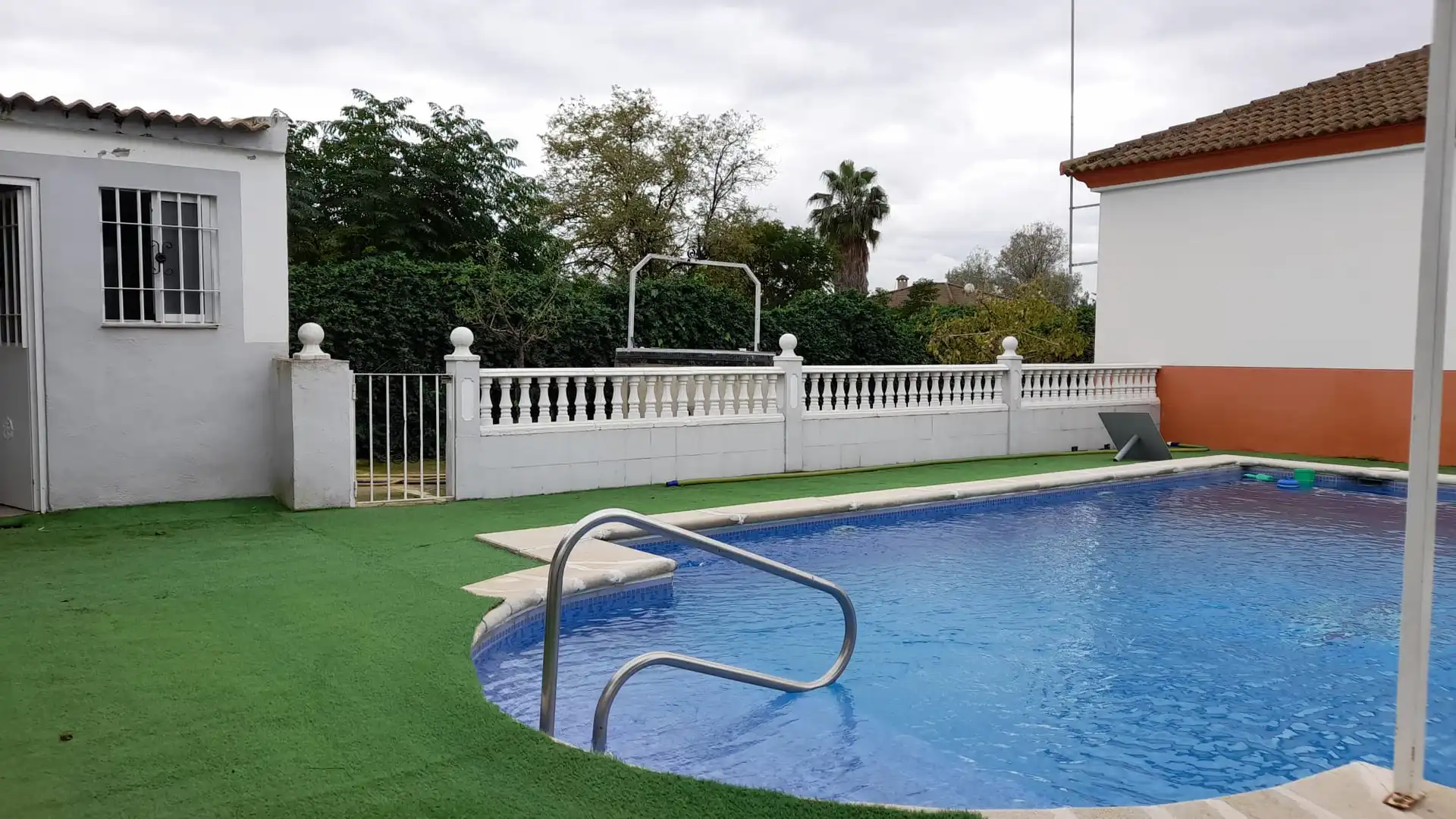 Swimming pool of Houses for sale in Córdoba  with Air Conditioner, Heating and Private garden